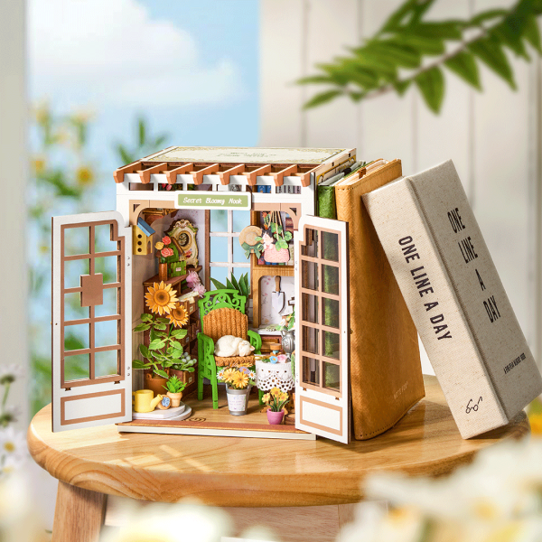 Rolife Secret Bloomy Nook – DIY Book Nook Ανθισμένος Κήπος - Image 5