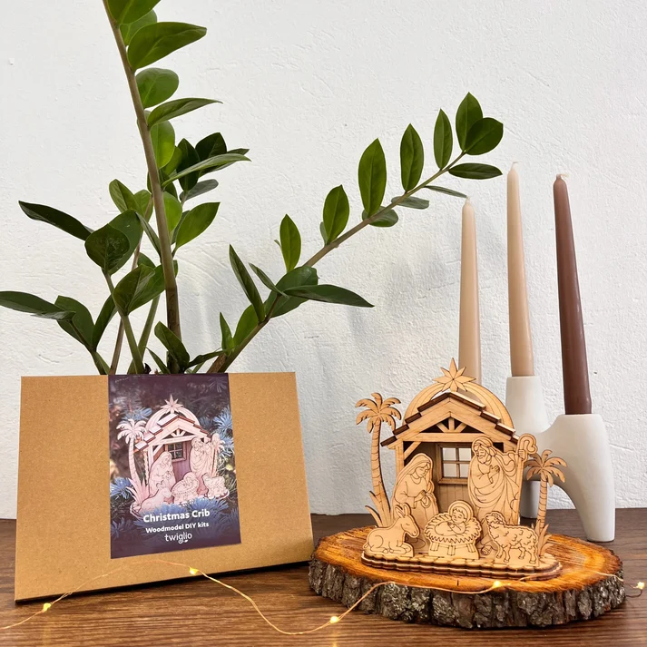 Twiglio Christmas Crib N-103 ξύλινη 3D χριστουγεννιάτικη φάτνη με Παναγία Ιωσήφ και Θείο Βρέφος