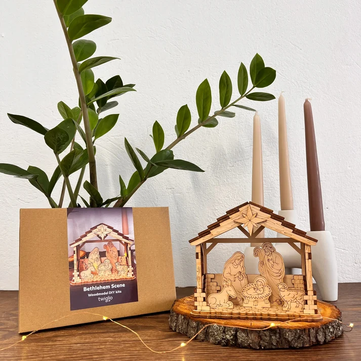 Twiglio Bethlehem Scene N-404 ξύλινη 3D χριστουγεννιάτικη φάτνη με Παναγία Ιωσήφ και Θείο Βρέφος